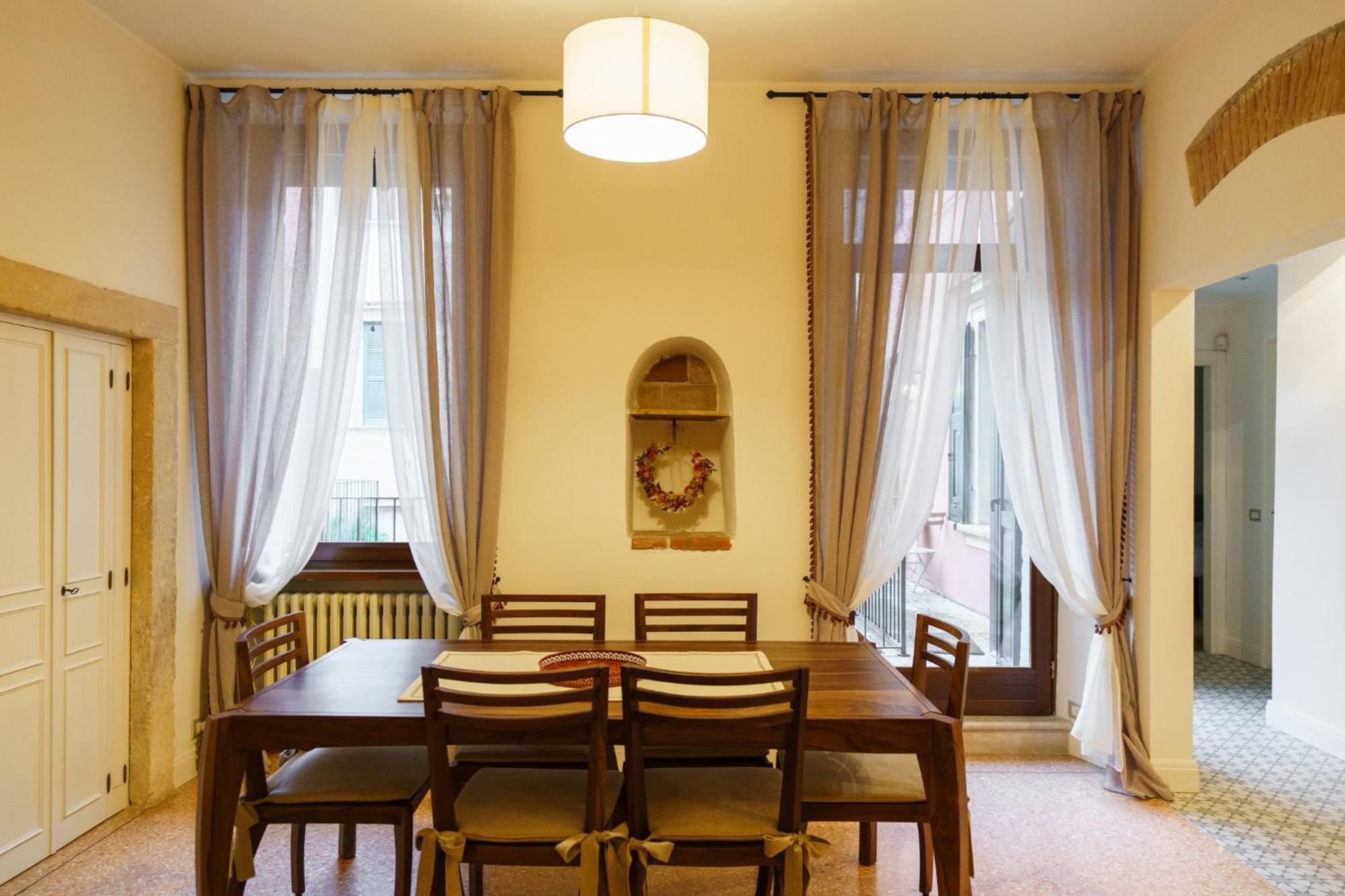 Domus Verona - Elegante Residenza Satiro Luaran gambar